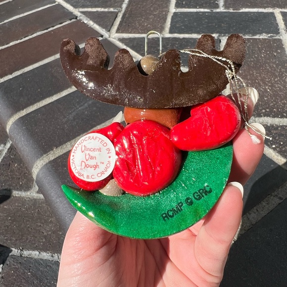 Handmade Canadian Moose Vancouver Christmas Holiday Ornament - Picture 5 of 7